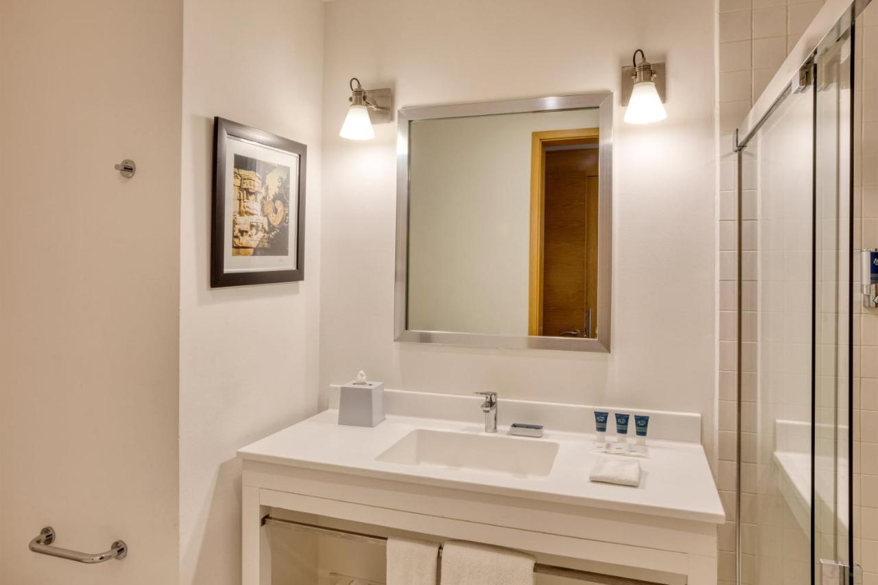 Four Points By Sheraton Cancun Centro Bagian luar foto