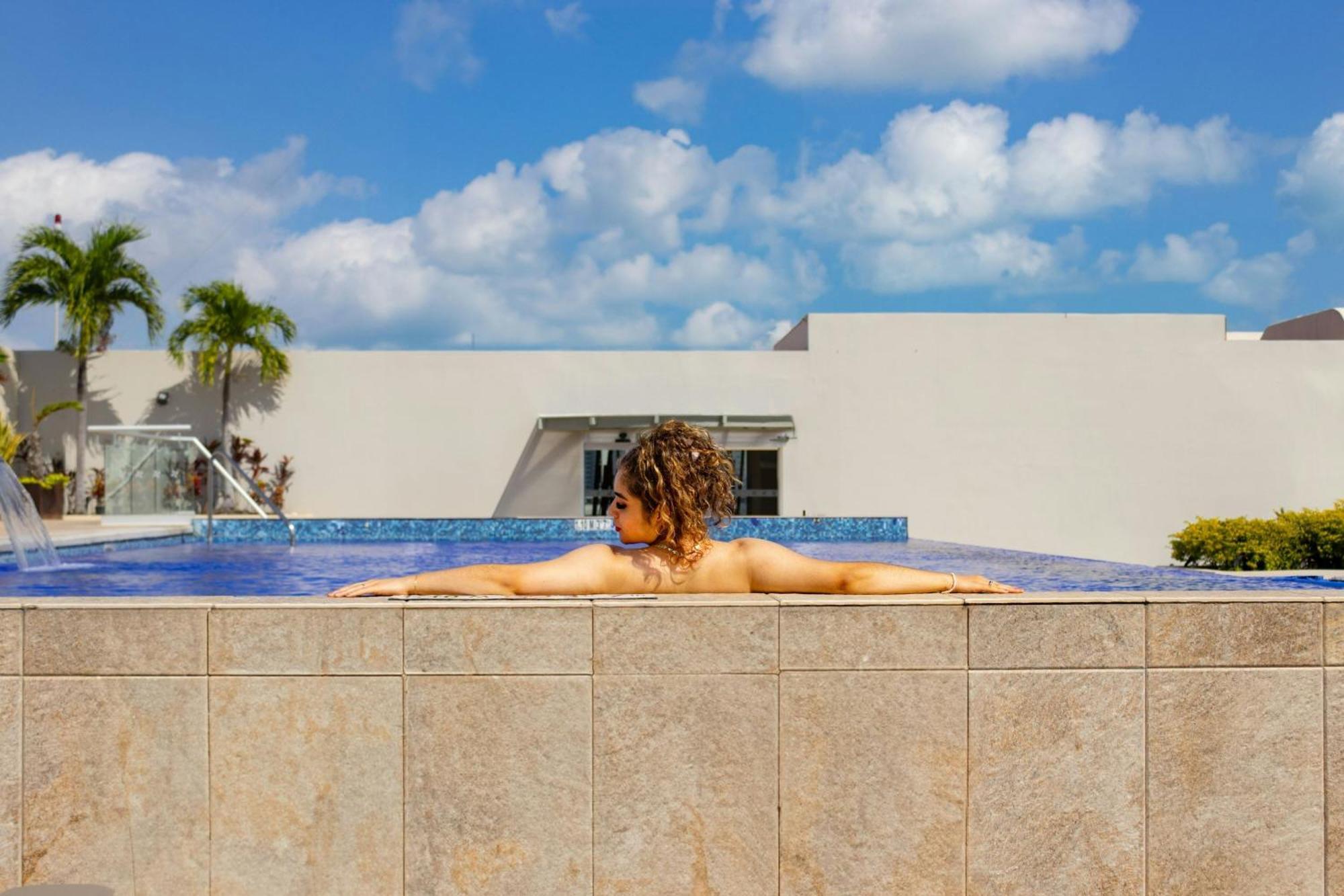 Four Points By Sheraton Cancun Centro Bagian luar foto